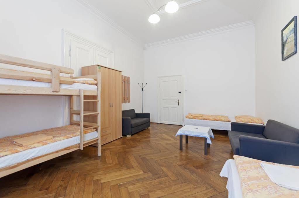 Gallery Hostel Prague Extérieur photo